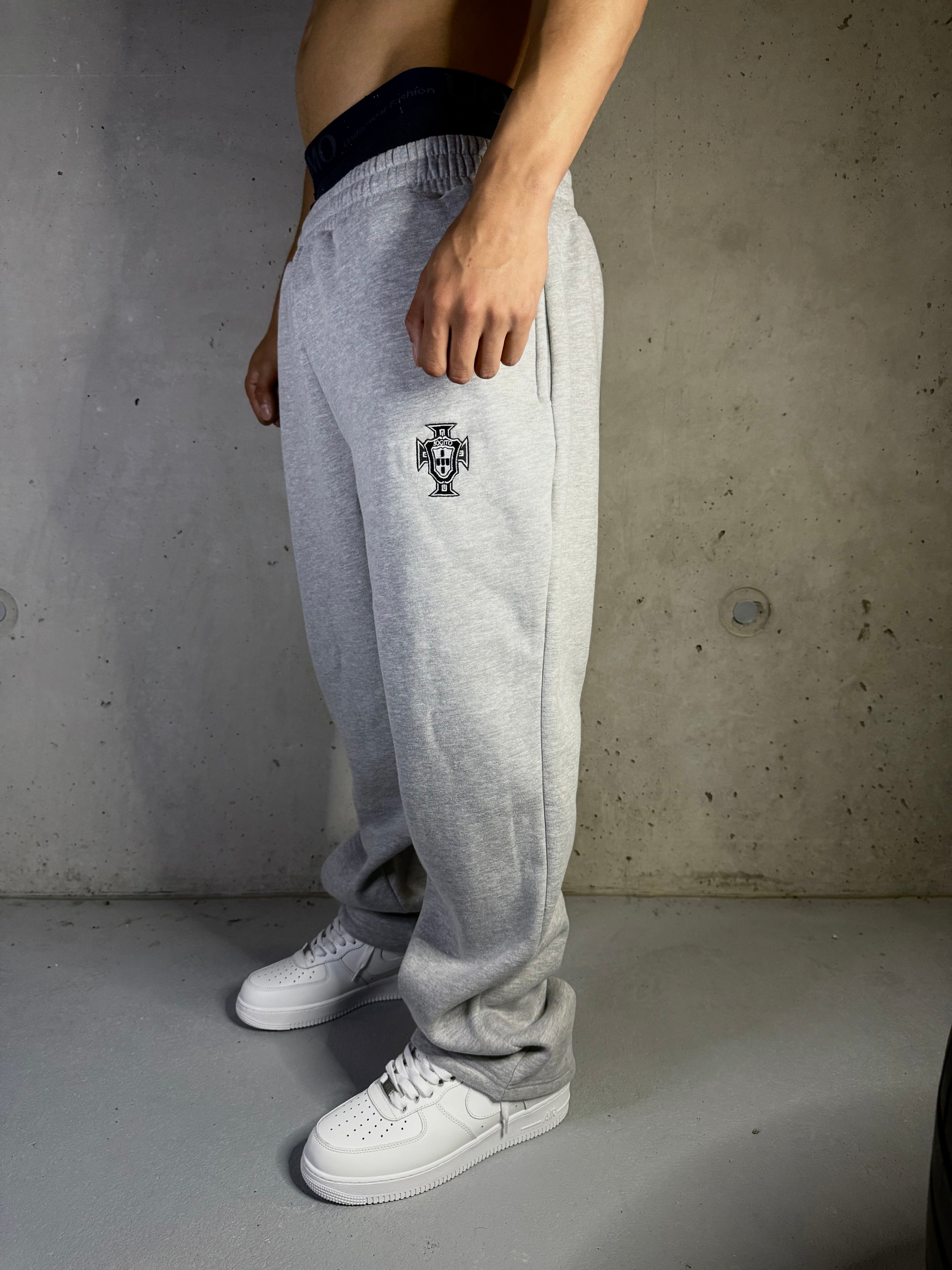 (1 week preorder) Portugal Joggers Gray